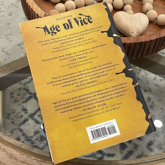 Deepti Kapoor - Age of Vice: A Novel - Picture 2 of 5